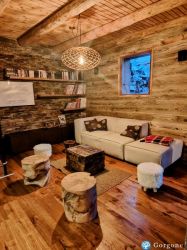 Petit salon enfant avec bibliothèque cliquez ici pour agrandir les photos de cette location à la_plagne
